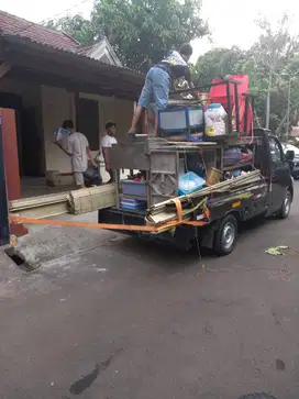 Jasa sewa truk engkel box pikup pick up angkut pindahan barang  jaktim