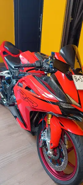 Honda CBR 250RR 2019  ISTIMEWA km low pajak hidup BODY MULUS