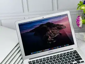 Macbook air 2017
RAM 8
Ssd 256 grade A