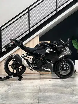 Stok Terbatas‼️Kawasaki Ninja 250 Fi th 2018 hitam - Ayu Mustika