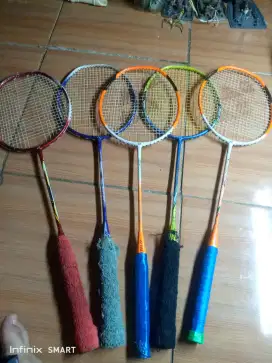 Raket badminton