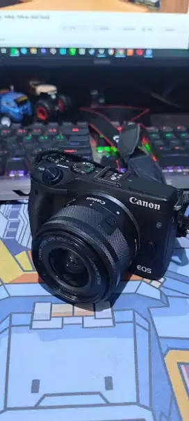 Canon M3 Mirrorless second mulus like new