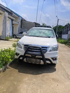 Toyota innova 2012