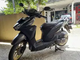 Vario 150 Hitam