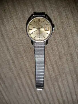 Jam tangan wanita klasik