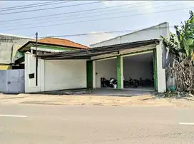 Ruko atau showroom di dekat solo baru