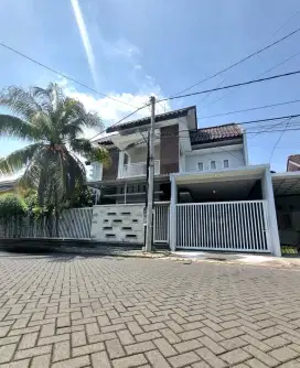 Rumah Cantik Lokasi Perumahan Poros Pandanwangi Sulfat