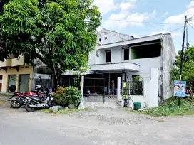 Rumah Nyaman 2 Lt Hook Akses Lebar Solo Kota