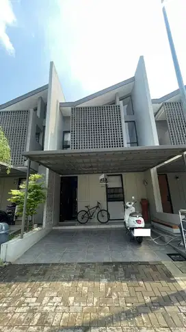 Dijual rumah cantik di Cluster O2 Grand Wisata Bekasi