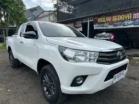 Toyota hilux revo extra cabin