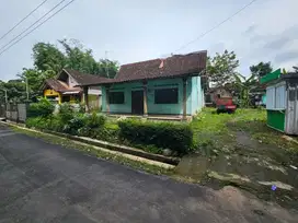 DIJUAL TANAH BONUS BANGUNAN RUMAH DI BUMIREJO MUNGKID DEKAT BLONDO