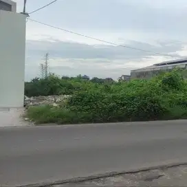 Tanah pekarangan luas lokasi strategis di lingkungan Industri