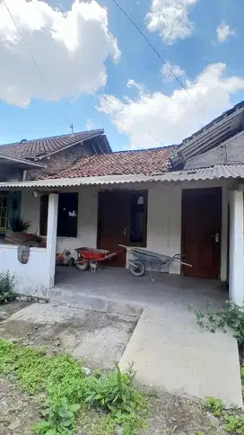 Tanah SHM BONUS RUMAH di Gamping Sleman (NEGO KERAS)