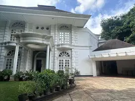 Rumah mewah cantik 5 kamar Taman Golf, Lippo Karawaci