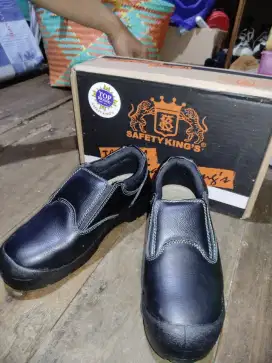 Sepatu safety king