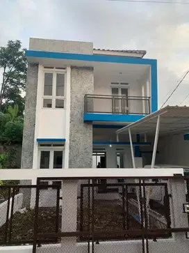 Rumah baru di sewa kontrakan 2 lantai di Tarogong Garut