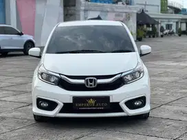 Honda Brio E 1.2 CVT Facelift Matic Tahun 2022 Nik 2021 Warna Putih