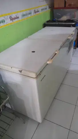 DIJUAL FREEZER MODENA 600 LITER