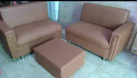 Sofa dan meja baru bukan bekas