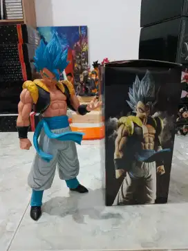 Figure gogeta SS blue recast tinggi ±31cm lengkap dgn box