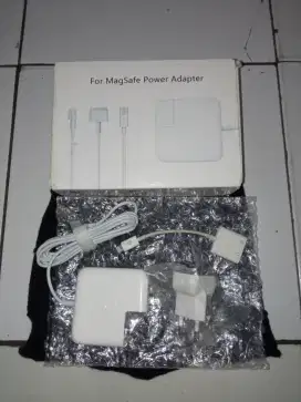 Charger set iphone macdbook.. Lokasi jatiasih bekasi