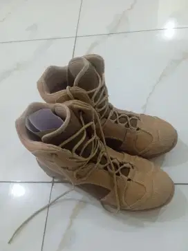 SEPATU TACTICAL SIZE 40