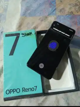 Oppo Reno7 fulset