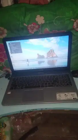 Laptop slim asus x540y