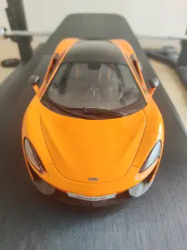 McLaren 570S 1:18