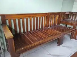 Kursi kayu sudut lengkap dengab meja