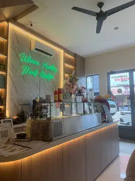 dibutuhkan barista yang pengalaman min 6 bulan kerja di cafe shop