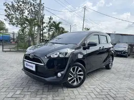 Pajak Panjang - Toyota Sienta V 1.5 Bensin-MT 2017 Hitam -VW