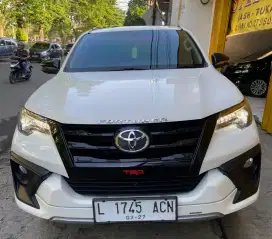 Fortuner VRZ TRD 2.4 AT 2017, Km Low