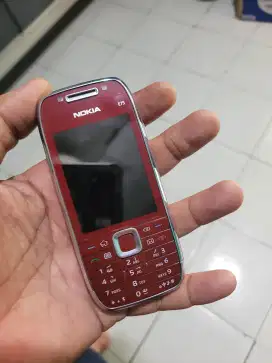 Nokia E75 slide querty kondisi mulus hidup gak ada batreai aja