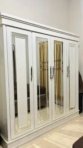 dijual satu set isi kamar(kasur, lemari 4 pintu, meja rias) 8jt nego