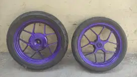 Velg vario dan ban Pirelli