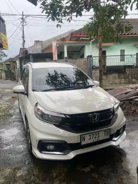 dijual Mobilio RS tangan pertama