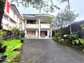 Rumah Vila Tawangmangu Pinggir Jalan Raya Lawu