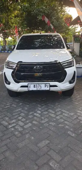 Di jual toyota hilux tipe v 2023 pemakaian pribadi