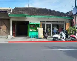 rumah dan tempat usaha strategis pusat kota solo