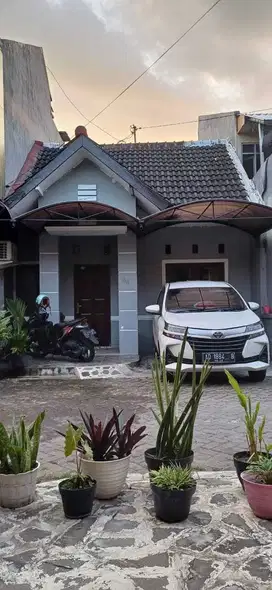 Disewakan rumah minimalis dalam perumahan seputaran mulungan