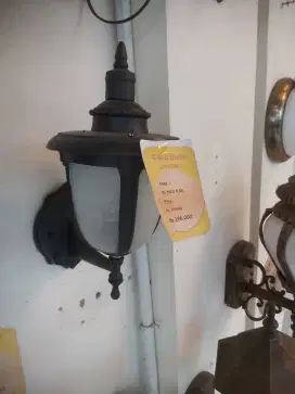 LAMPU HIAS DINDING DELMAN