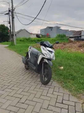 Honda Vario 125 CBS Putih 2012