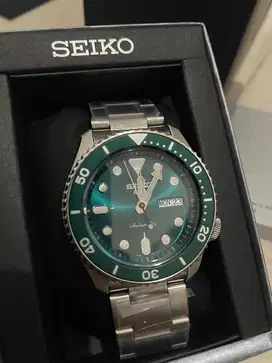 JAM TANGAN SEIKO 5 SPORTS AUTOMATIC GREEN DIAL