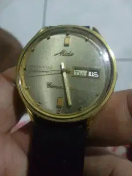 Jam tangan Mido Commander