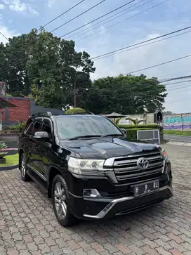 Toyota Land Cruiser V8 VXR 200 UK 2011 Facelift Modelista 2018 Hitam