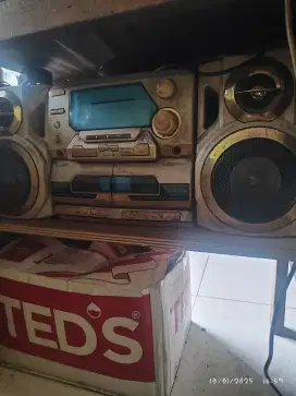 Radio tape jadul polytron