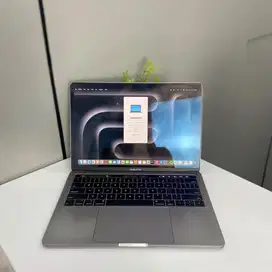 Macbook Pro 2018 16/256 GB GREY