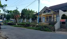 Dijual rumah besar dilokasi strategis jl Cut Nyak Dien Palembang