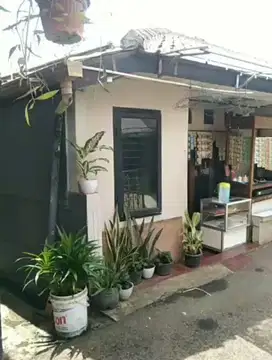 Jual Butuh rumah siap huni dekat pasar dan tol Cisalak Depok